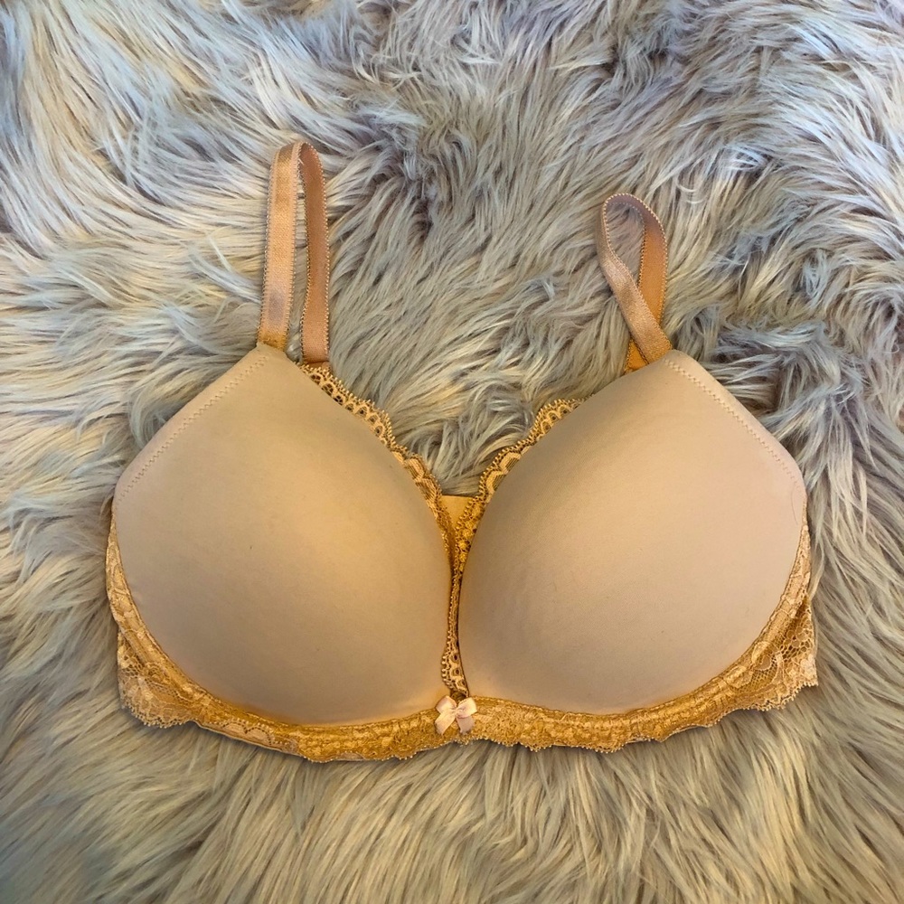 Victoria’s Secret Padded Nude Wireless Bra